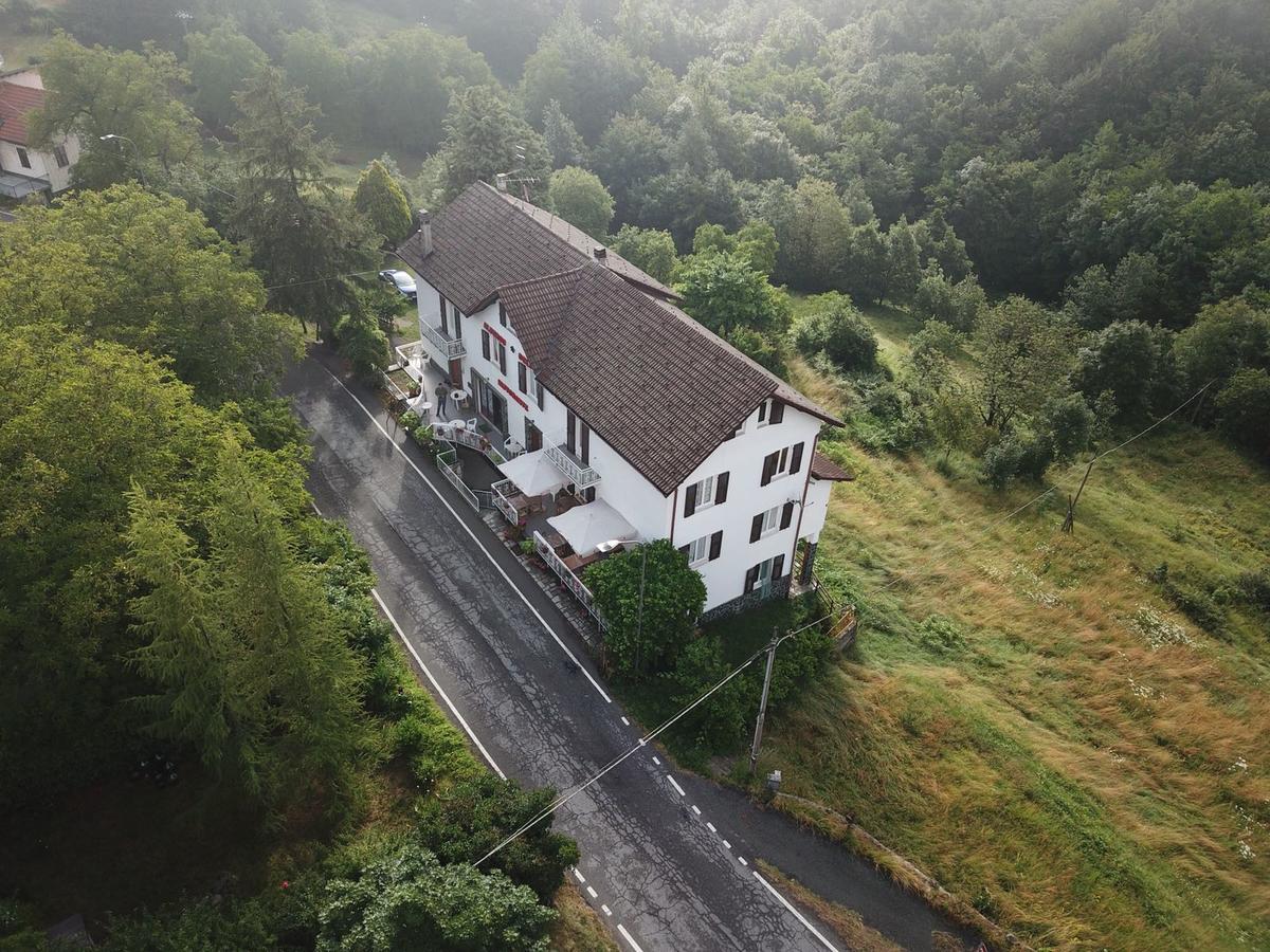 Albergo Delfino San Pietro d'Olba Exterior foto